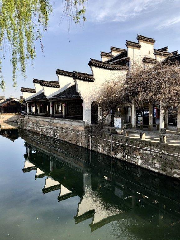 攻击逼近缅甸第二大城市曼德勒，德达乌空军基地遭火箭弹袭击